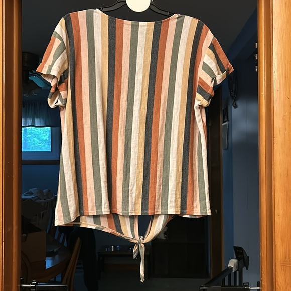 American Eagle tie front blouse. NWT Size Large - Picture 2 of 6